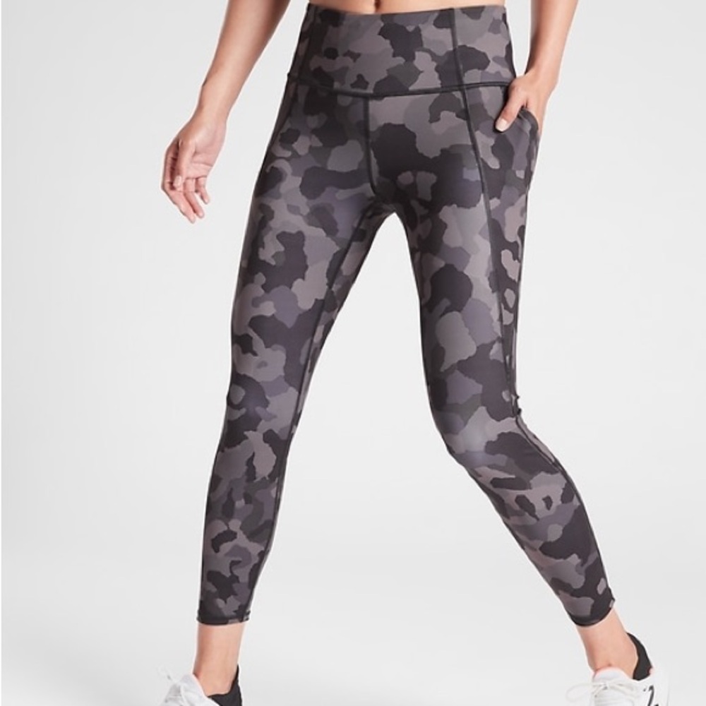 Athleta Lightning Camo 7/8 Leggings small